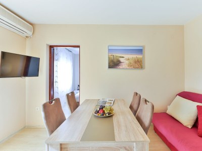 Apartment One bedroom apartment with balcony and sea view Bibinje, Zadar A-5786-c - Outdoor photo 11