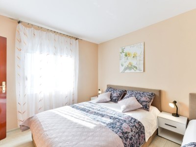 Apartment One bedroom apartment with balcony and sea view Bibinje, Zadar A-5786-c - Outdoor photo 15