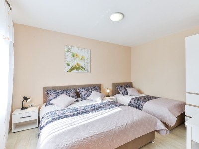 Apartment One bedroom apartment with balcony and sea view Bibinje, Zadar A-5786-c - Outdoor photo 16