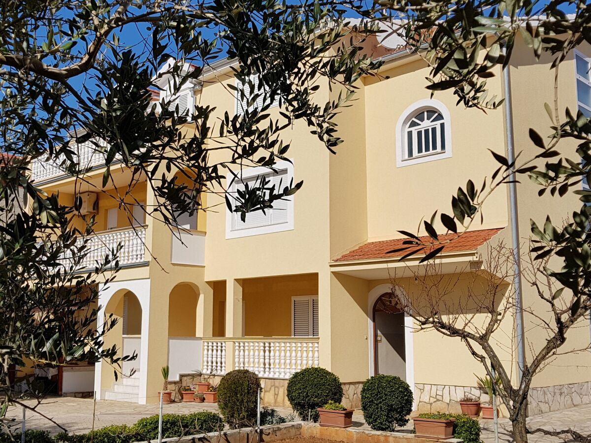 Apartment Two bedroom apartment with terrace and sea view Vrsi - Mulo, Zadar A-5796-a - Outdoor photo 4