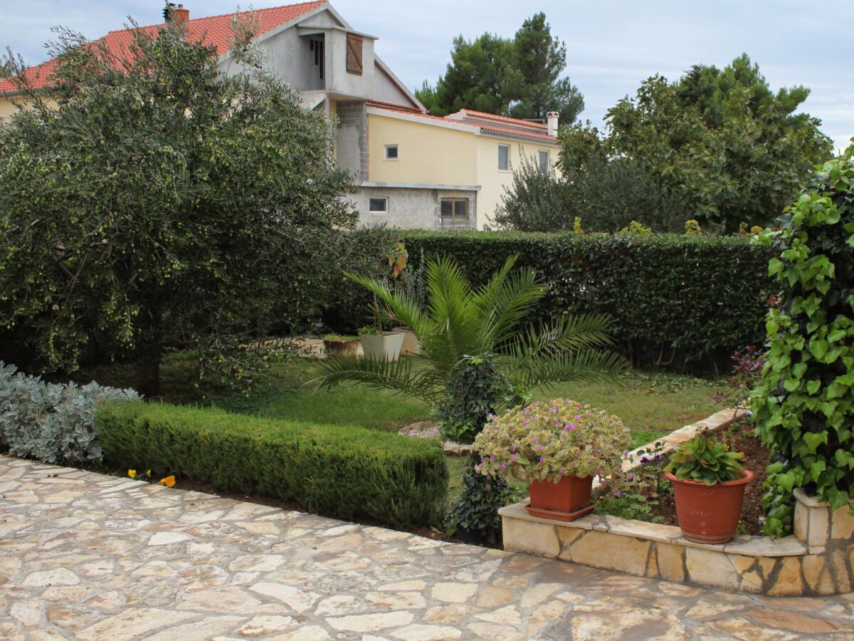 Apartment Two bedroom apartment with terrace and sea view Vrsi - Mulo, Zadar A-5796-a - Outdoor photo 5