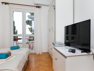 Apartment One bedroom apartment with balcony and sea view Pisak, Omiš A-5975-b - Outdoor photo 14