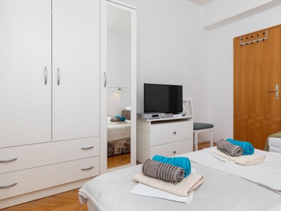 Apartment One bedroom apartment with balcony and sea view Pisak, Omiš A-5975-b - Outdoor photo 15