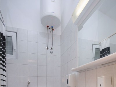 Apartment One bedroom apartment with balcony and sea view Pisak, Omiš A-5975-d - Outdoor photo 15