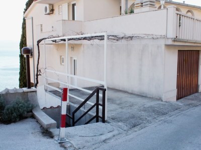 Apartment Two bedroom apartment with terrace and sea view Pisak, Omiš A-5975-f - Outdoor photo 8