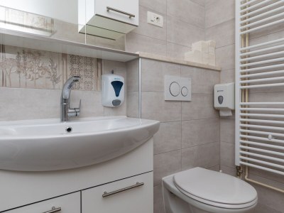 Apartment Two bedroom apartment with terrace and sea view Pisak, Omiš A-5975-f - Outdoor photo 28