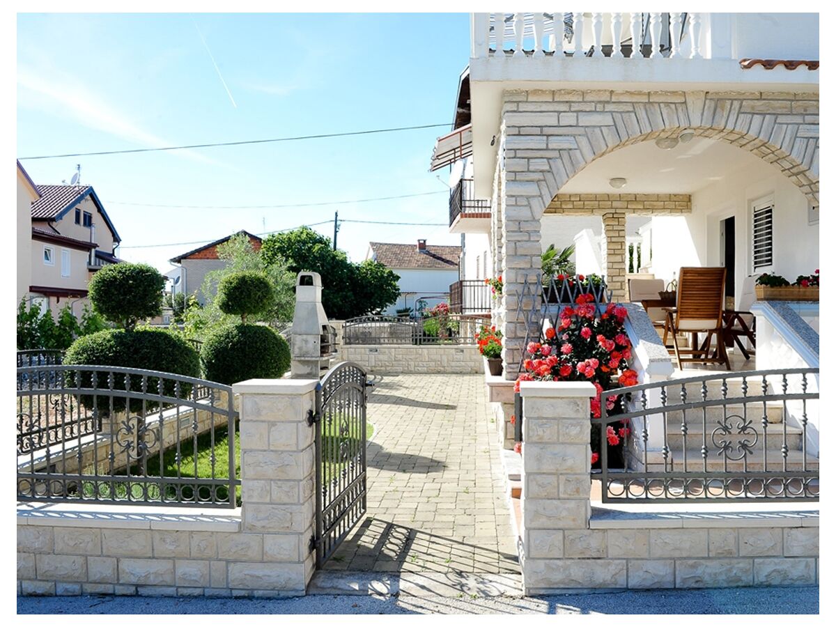 Apartment Two bedroom apartment with terrace and sea view Sukošan, Zadar A-6131-b - Outdoor photo 2