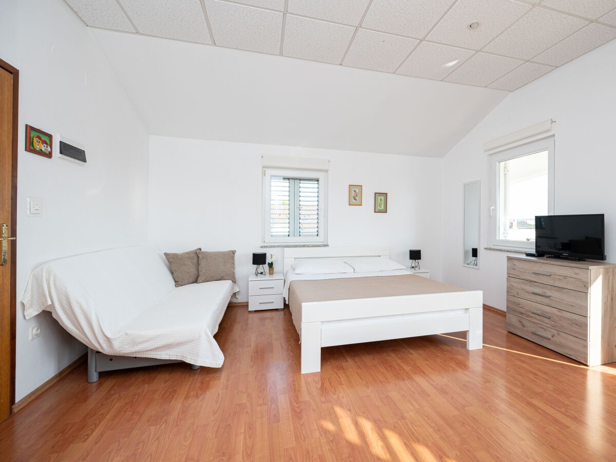 Apartment Studio flat with terrace and sea view Sukošan, Zadar AS-6131-b