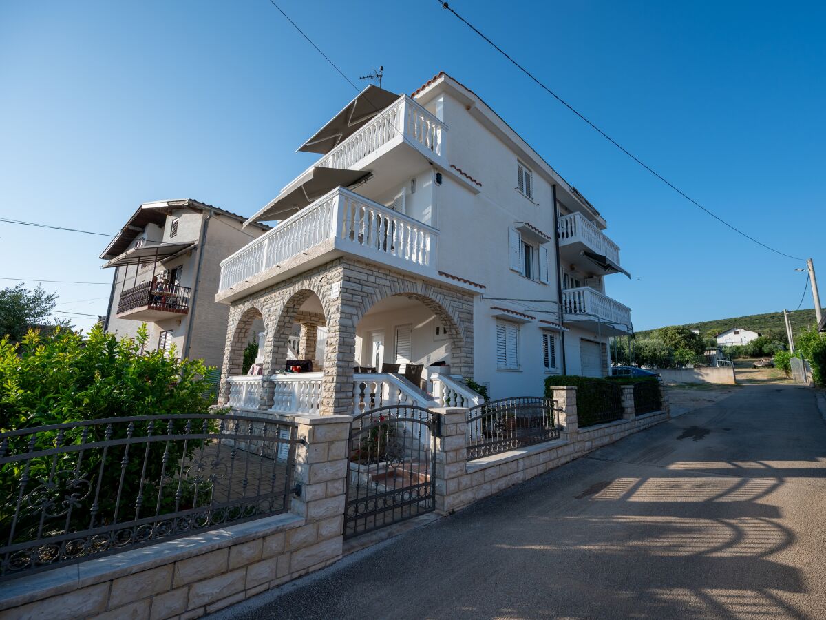 Apartment Studio flat with balcony and sea view Sukošan, Zadar AS-6131-c - Outdoor photo 2