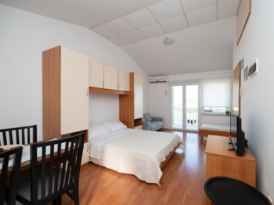 Apartment Studio flat with balcony and sea view Sukošan, Zadar AS-6131-c in Sukosan - Apartment