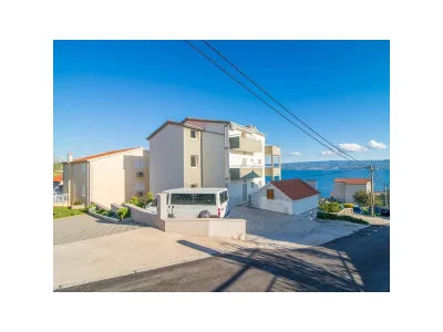 Apartment Three bedroom apartment with terrace and sea view Mali Rat, Omiš A-7482-b - Outdoor photo 2