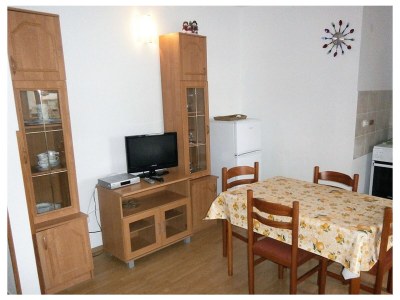 Apartment Two bedroom apartment with terrace Valun, Cres A-8081-a - Outdoor photo 13