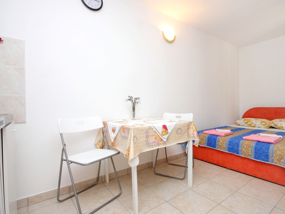 Apartment Studio flat with terrace Valun, Cres AS-8081-b