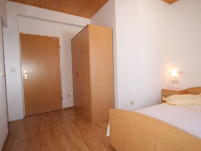 Holiday room with balcony and sea view Brela, Makarska S-6895-a - Outdoor photo 14