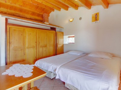 Apartment One bedroom apartment with balcony and sea view Mali Lošinj, Lošinj A-15050-a - Outdoor photo 5