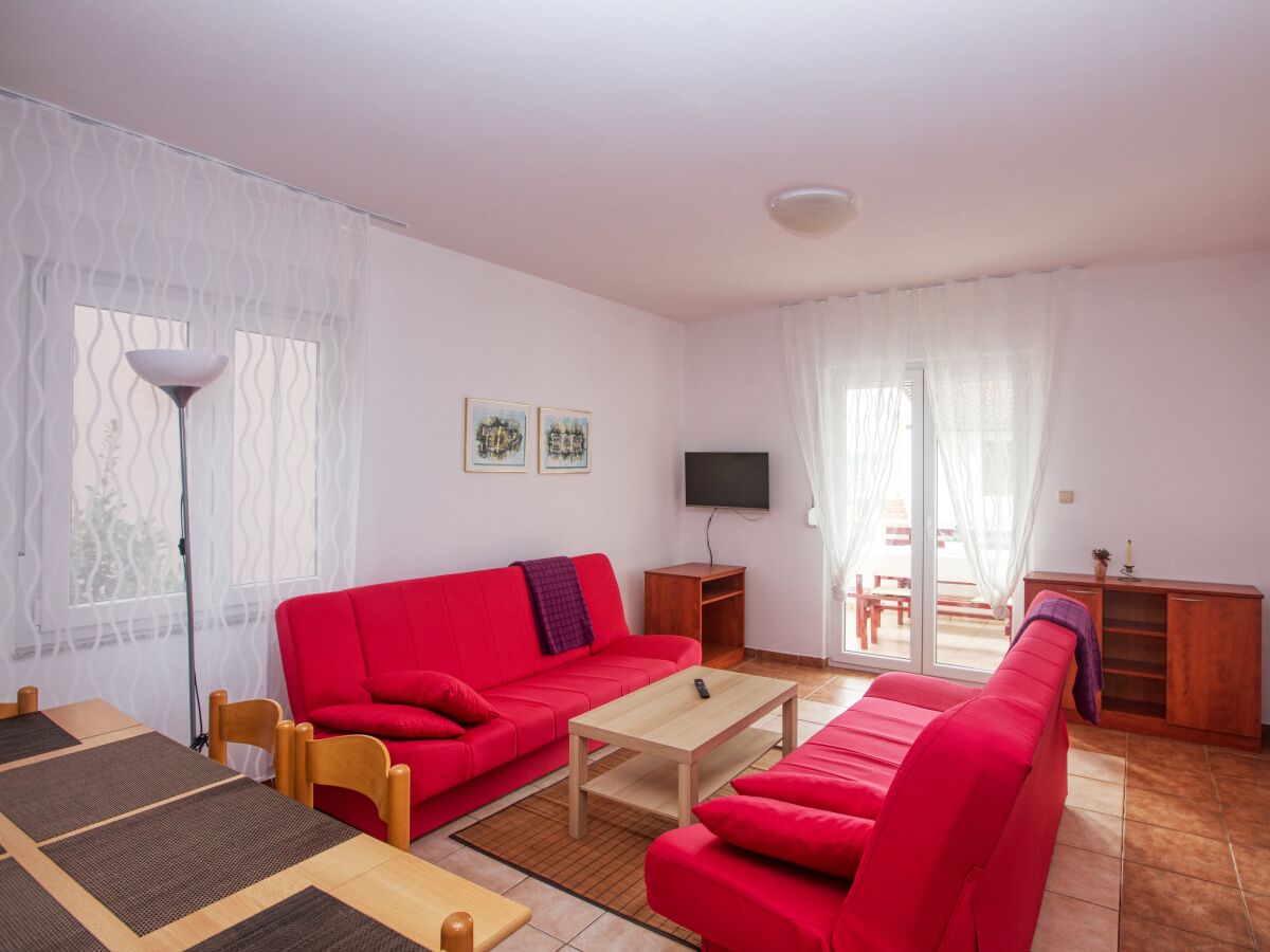 Apartment Two bedroom apartment with terrace Pirovac, Šibenik A-15320-b