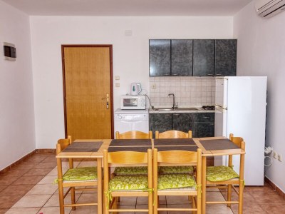 Apartment Two bedroom apartment with terrace Pirovac, Šibenik A-15320-b - Outdoor photo 15