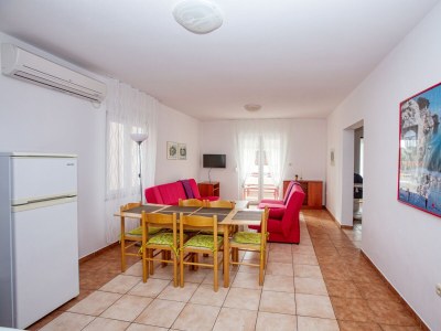 Apartment Two bedroom apartment with terrace Pirovac, Šibenik A-15320-b - Outdoor photo 16