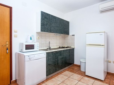 Apartment Two bedroom apartment with terrace Pirovac, Šibenik A-15320-b - Outdoor photo 17