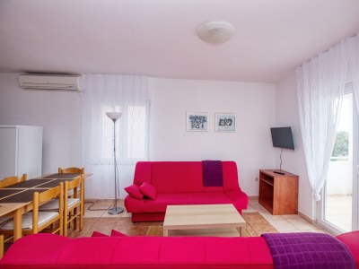 Apartment Two bedroom apartment with terrace Pirovac, Šibenik A-15320-d - Outdoor photo 12