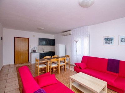 Apartment Two bedroom apartment with terrace Pirovac, Šibenik A-15320-d - Outdoor photo 13