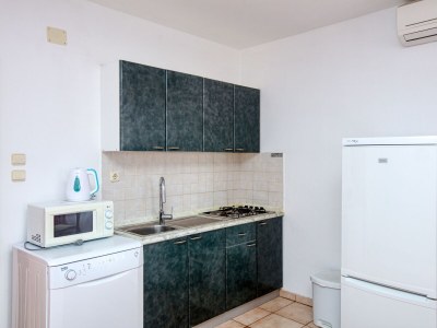 Apartment Two bedroom apartment with terrace Pirovac, Šibenik A-15320-d - Outdoor photo 18