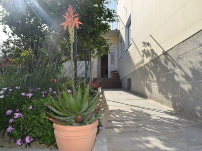 Apartment Comfortable and spacious apartment with terrace Rab A-12383-a - Outdoor photo 8