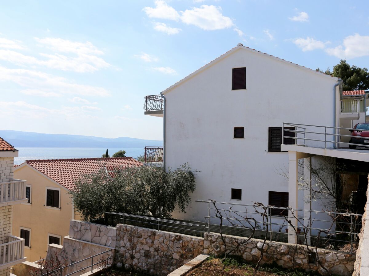 Apartment Three bedroom apartment with balcony and sea view Lokva Rogoznica, Omiš A-10358-a - Outdoor photo 3