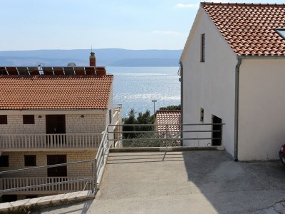 Apartment Three bedroom apartment with balcony and sea view Lokva Rogoznica, Omiš A-10358-a - Outdoor photo 6