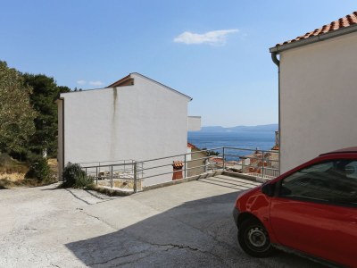 Apartment Three bedroom apartment with balcony and sea view Lokva Rogoznica, Omiš A-10358-a - Outdoor photo 7