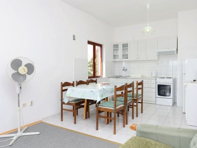 Apartment Three bedroom apartment with balcony and sea view Lokva Rogoznica, Omiš A-10358-a - Outdoor photo 11