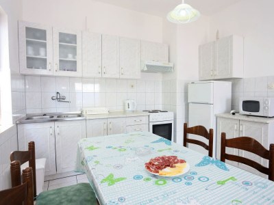 Apartment Three bedroom apartment with balcony and sea view Lokva Rogoznica, Omiš A-10358-a - Outdoor photo 12