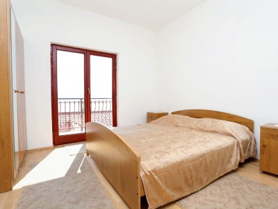 Apartment Three bedroom apartment with balcony and sea view Lokva Rogoznica, Omiš A-10358-a - Outdoor photo 13