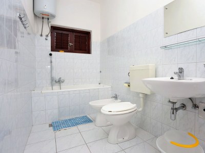 Apartment Three bedroom apartment with balcony and sea view Lokva Rogoznica, Omiš A-10358-a - Outdoor photo 17