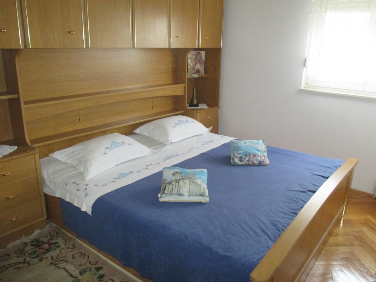 Apartment One bedroom apartment with balcony and sea view Split A-12575-a