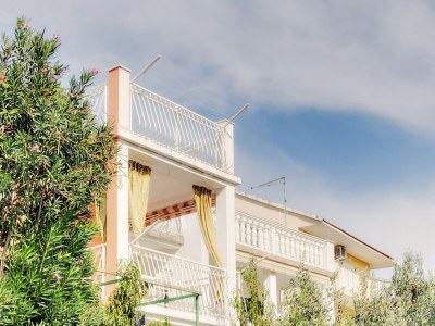 Apartment Three bedroom apartment with terrace Grebaštica, Šibenik A-12588-a - Outdoor photo 2