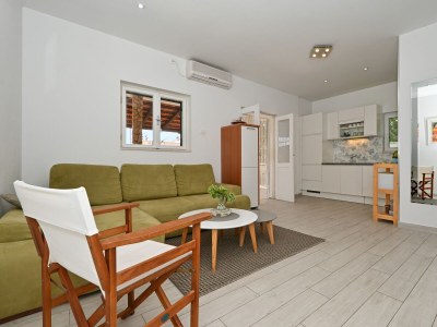 Apartment Two bedroom apartment with terrace Seget Vranjica, Trogir A-10438-a - Outdoor photo 13