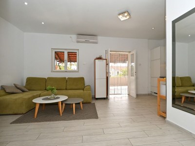 Apartment Two bedroom apartment with terrace Seget Vranjica, Trogir A-10438-a - Outdoor photo 17