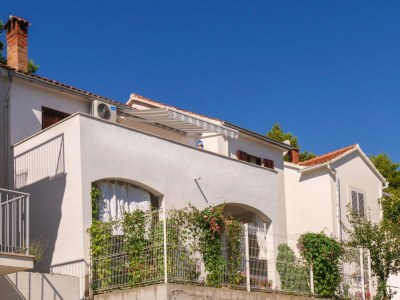 Apartment Two bedroom apartment with terrace and sea view Postira, Brač A-11168-a - Outdoor photo 3