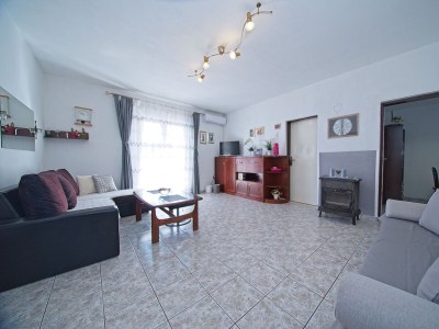 Apartment Two bedroom apartment with terrace and sea view Postira, Brač A-11168-a - Outdoor photo 9