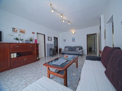 Apartment Two bedroom apartment with terrace and sea view Postira, Brač A-11168-a - Outdoor photo 12