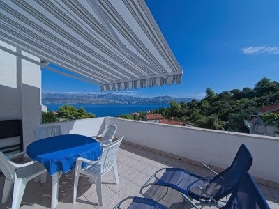 Apartment Two bedroom apartment with terrace and sea view Postira, Brač A-11168-a - Outdoor photo 29