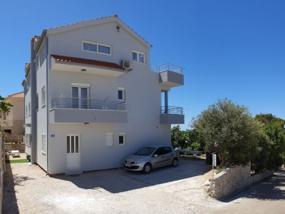 Apartment Two bedroom apartment with balcony and sea view Bilo, Primošten A-12870-b - Outdoor photo 3