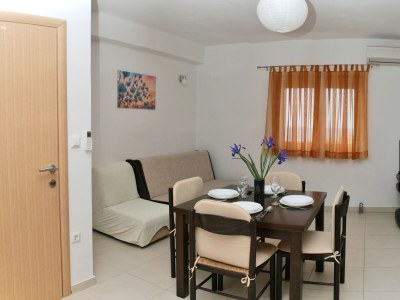 Apartment Two bedroom apartment with balcony and sea view Bilo, Primošten A-12870-b - Outdoor photo 6