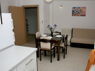 Apartment Two bedroom apartment with balcony and sea view Bilo, Primošten A-12870-b - Outdoor photo 7