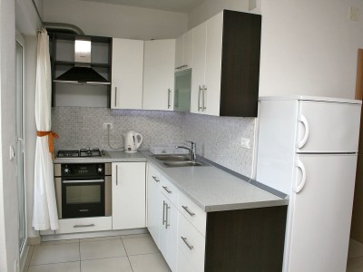 Apartment Two bedroom apartment with balcony and sea view Bilo, Primošten A-12870-b - Outdoor photo 8