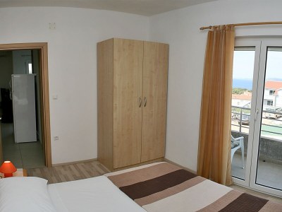 Apartment Two bedroom apartment with balcony and sea view Bilo, Primošten A-12870-b - Outdoor photo 10