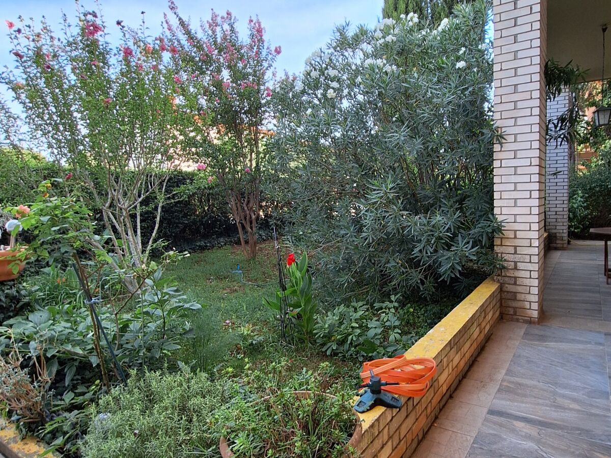 Apartment Two bedroom apartment with terrace Valbandon, Fažana A-11601-a - Outdoor photo 5