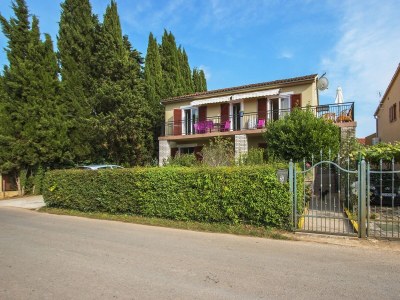 Apartment Two bedroom apartment with terrace Valbandon, Fažana A-11601-a in Fažana - Apartment