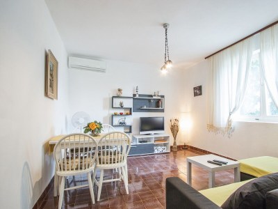 Apartment Two bedroom apartment with terrace Valbandon, Fažana A-11601-a - Outdoor photo 9